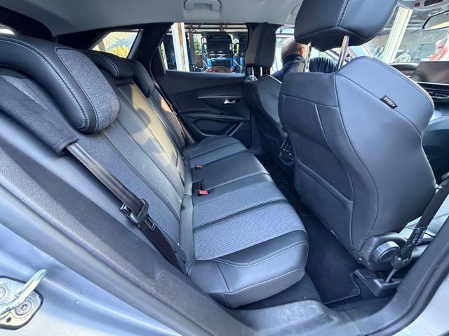 PEUGEOT 3008 BlueHDi 130 S&S EAT8 Allure Pack