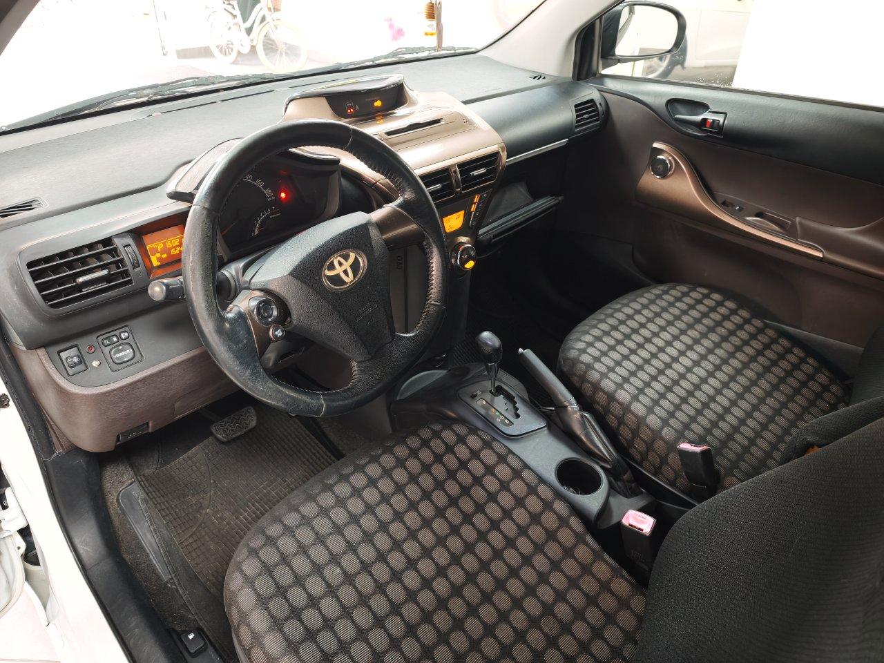 Toyota iQ 1.0 Tobasco cvt