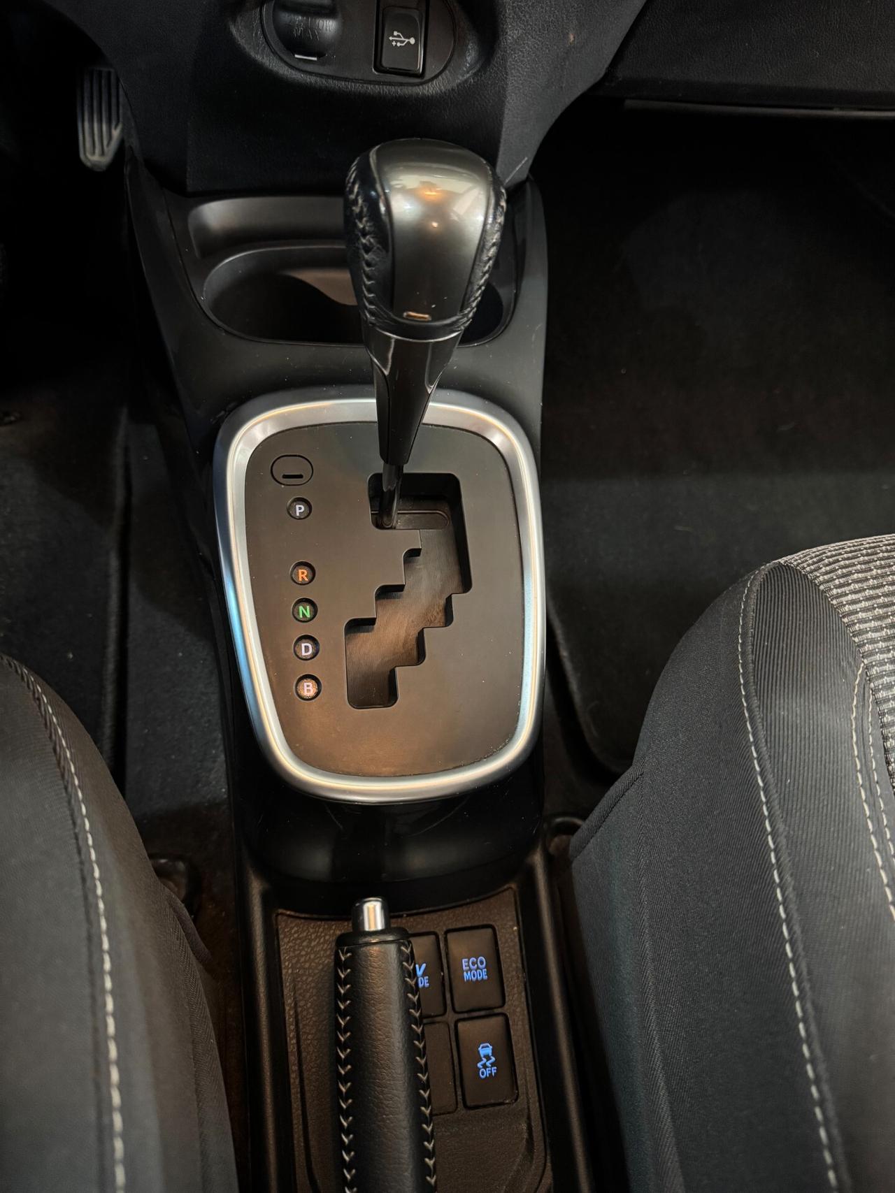 Toyota Yaris 1.5 Hybrid AUTOMATICA Business OK NEOPATENTATI