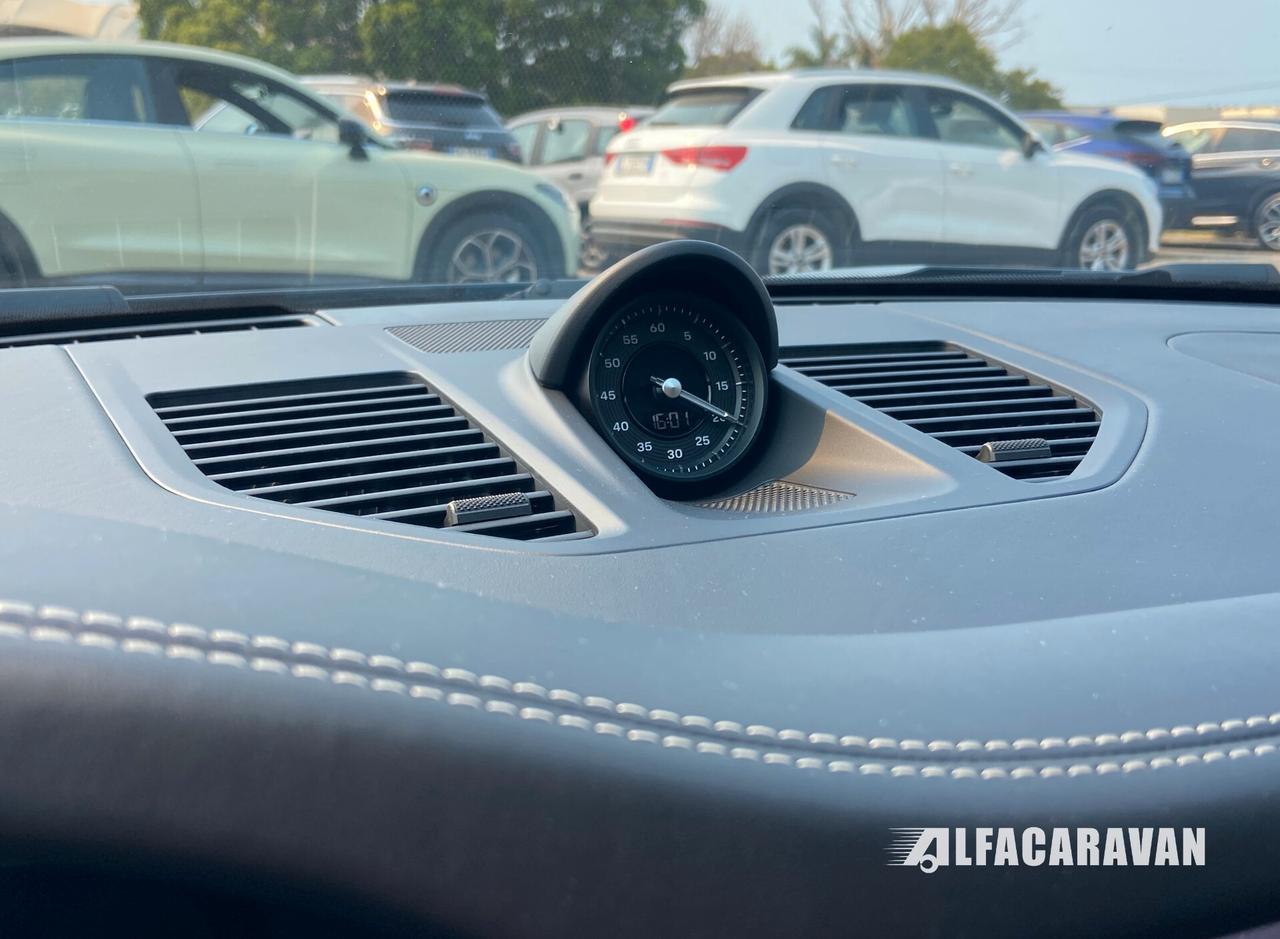 Porsche 911 992.2 Carrera KM 0