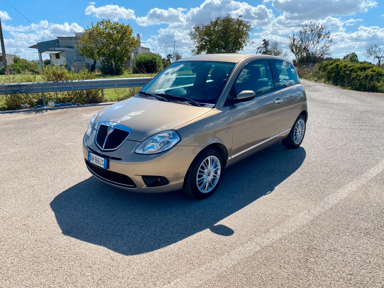 Lancia Ypsilon 1.3 MJT 75 CV Platino