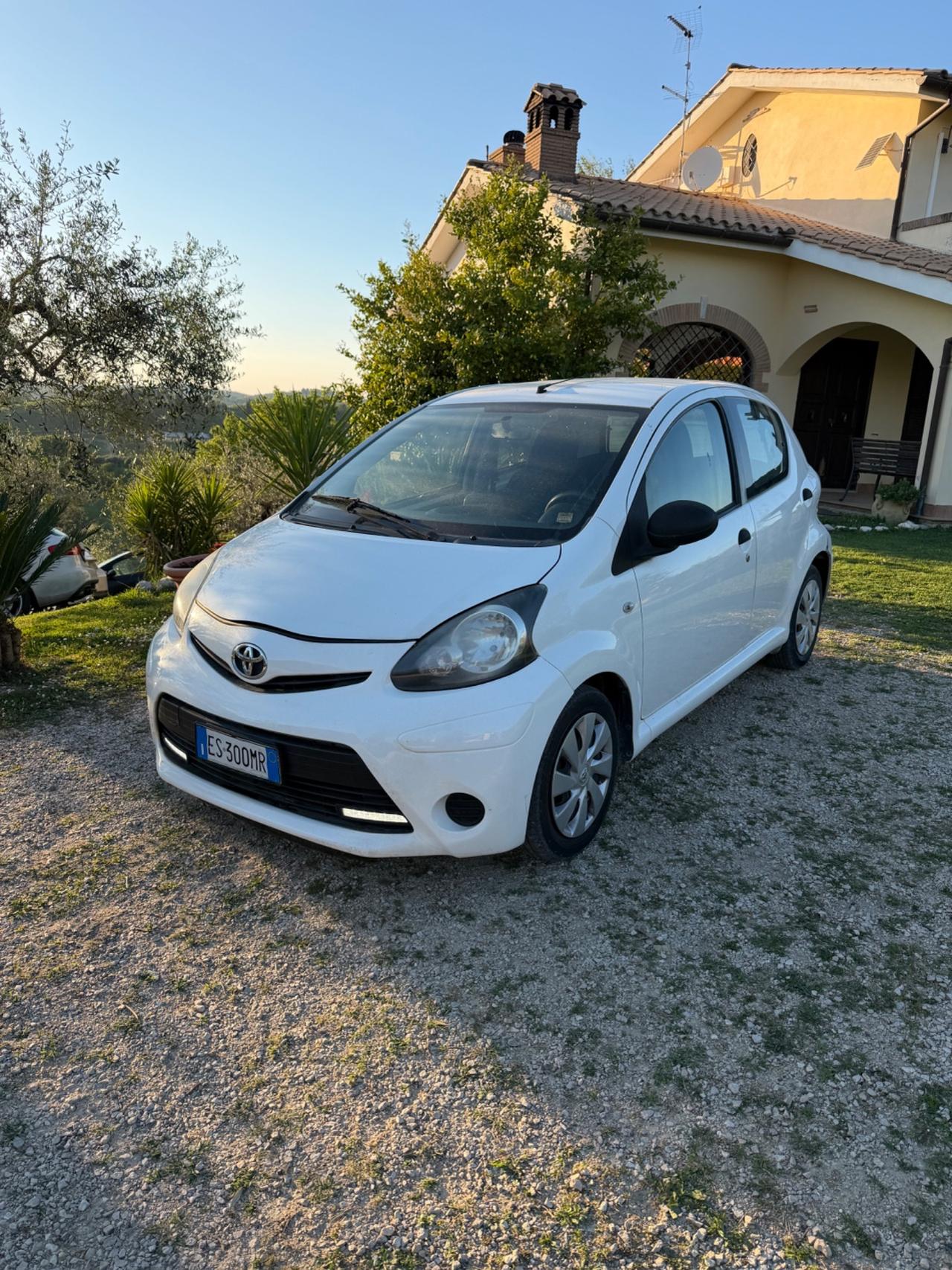 Toyota Aygo 1.0 12V VVT-i 5 porte Lounge Connect MMT