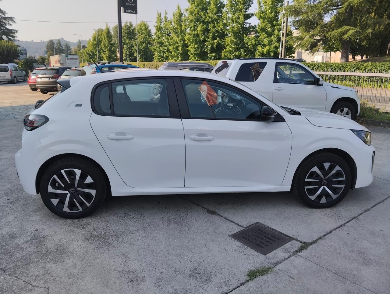 Peugeot 208 motore elettrico 136 CV 5 porte Active