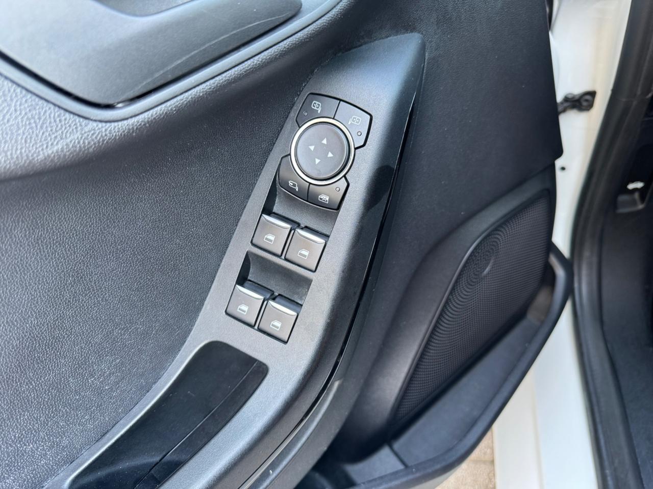 Ford Fiesta 1.5 EcoBlue 5 porte Connect