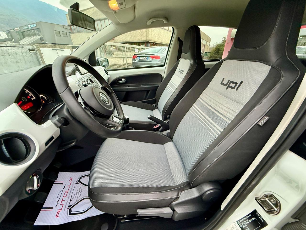 Volkswagen up! 1.0 75 CV 5p WHITE NEOPATENTATI