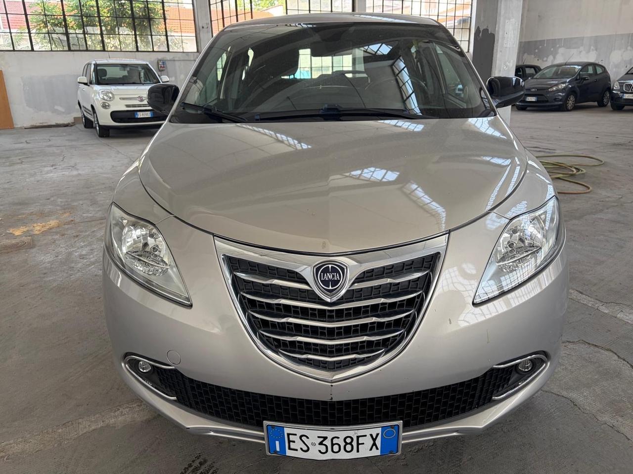 Lancia Ypsilon 0.9 TwinAir 85 CV 5 porte Metano Ecochic Gold