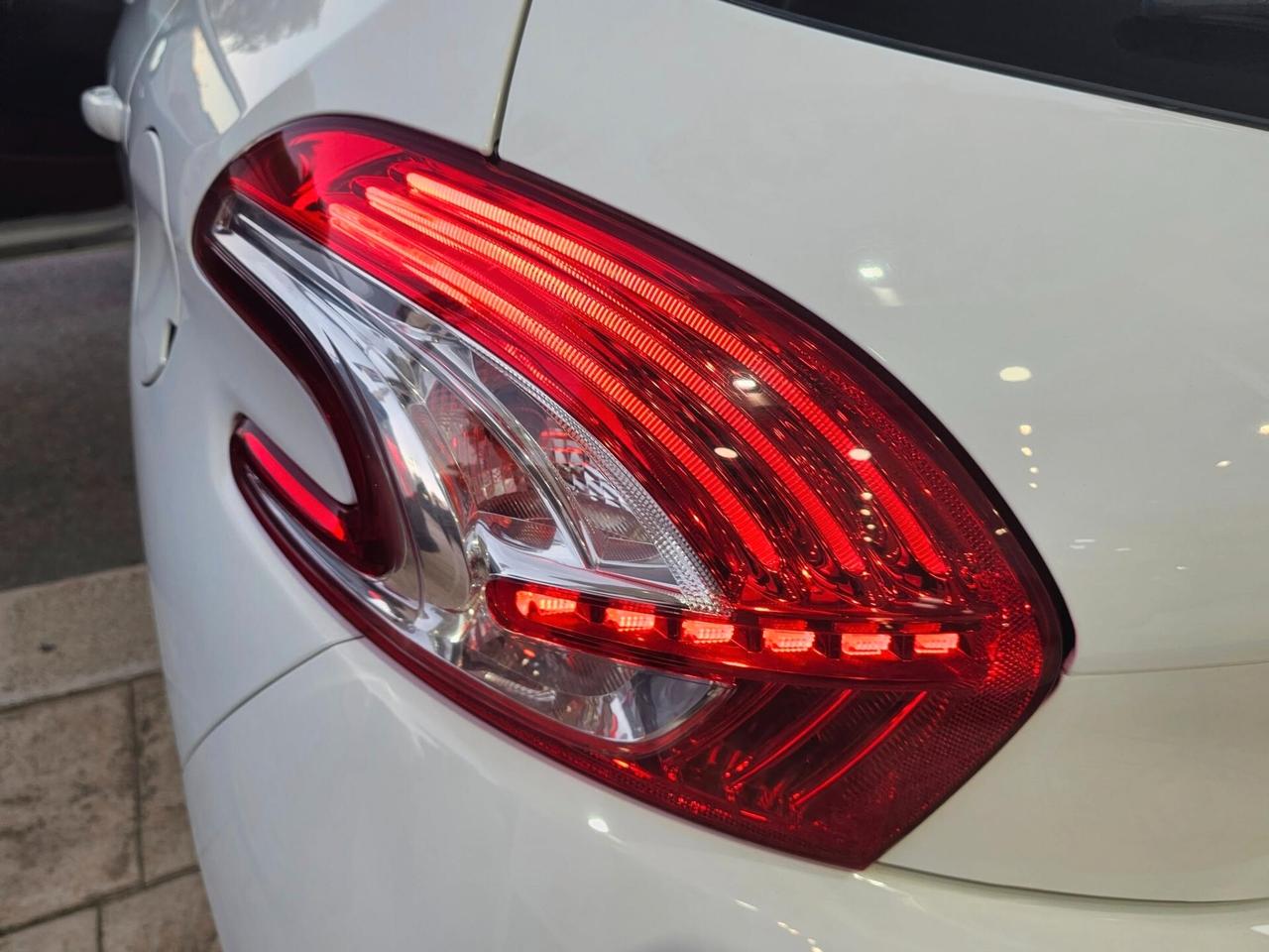 Peugeot 208 1.4 VTi 95 CV 5p. GPL Allure
