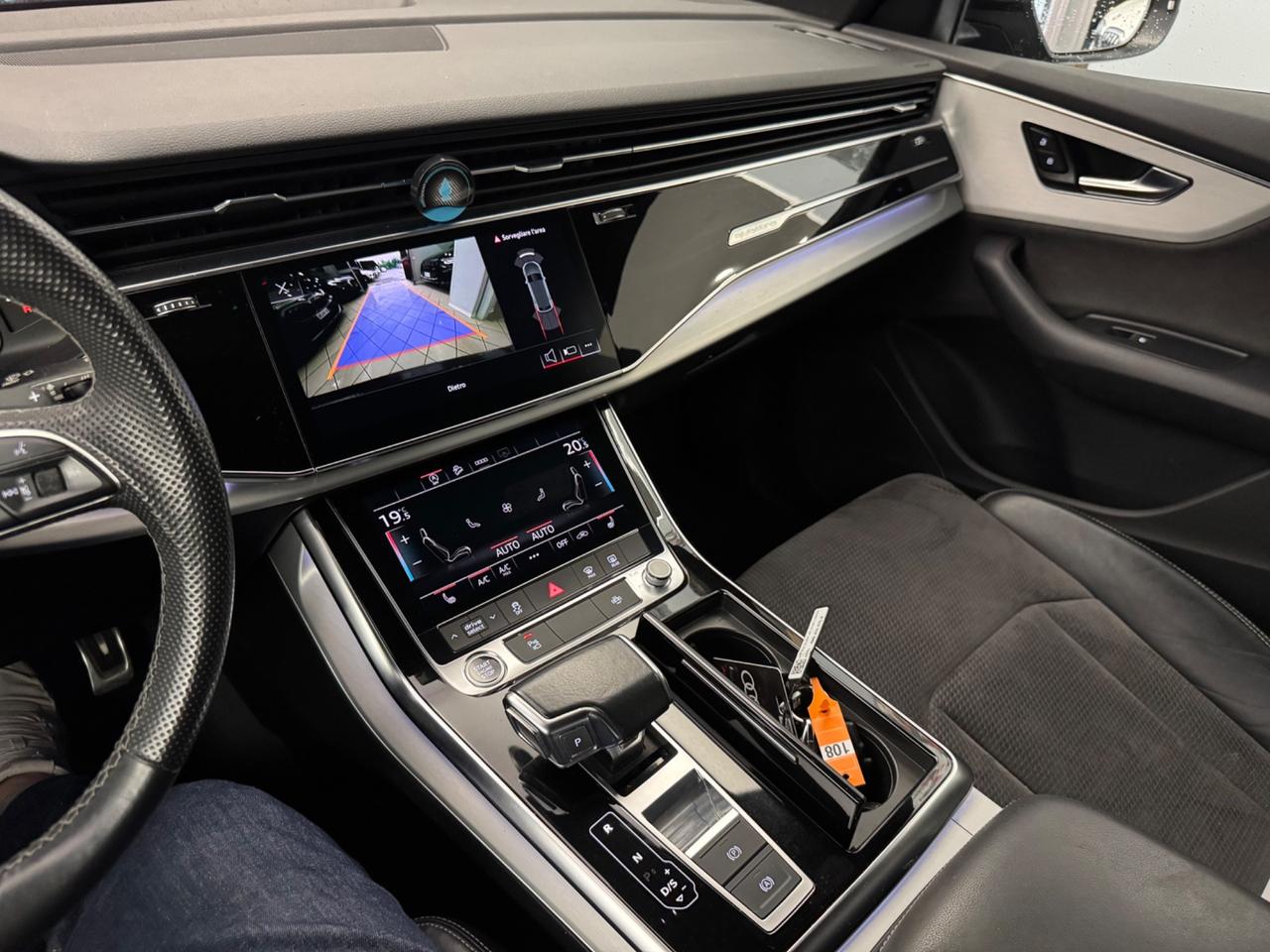 Audi Q8 45 TDI quattro tiptronic S-LINE