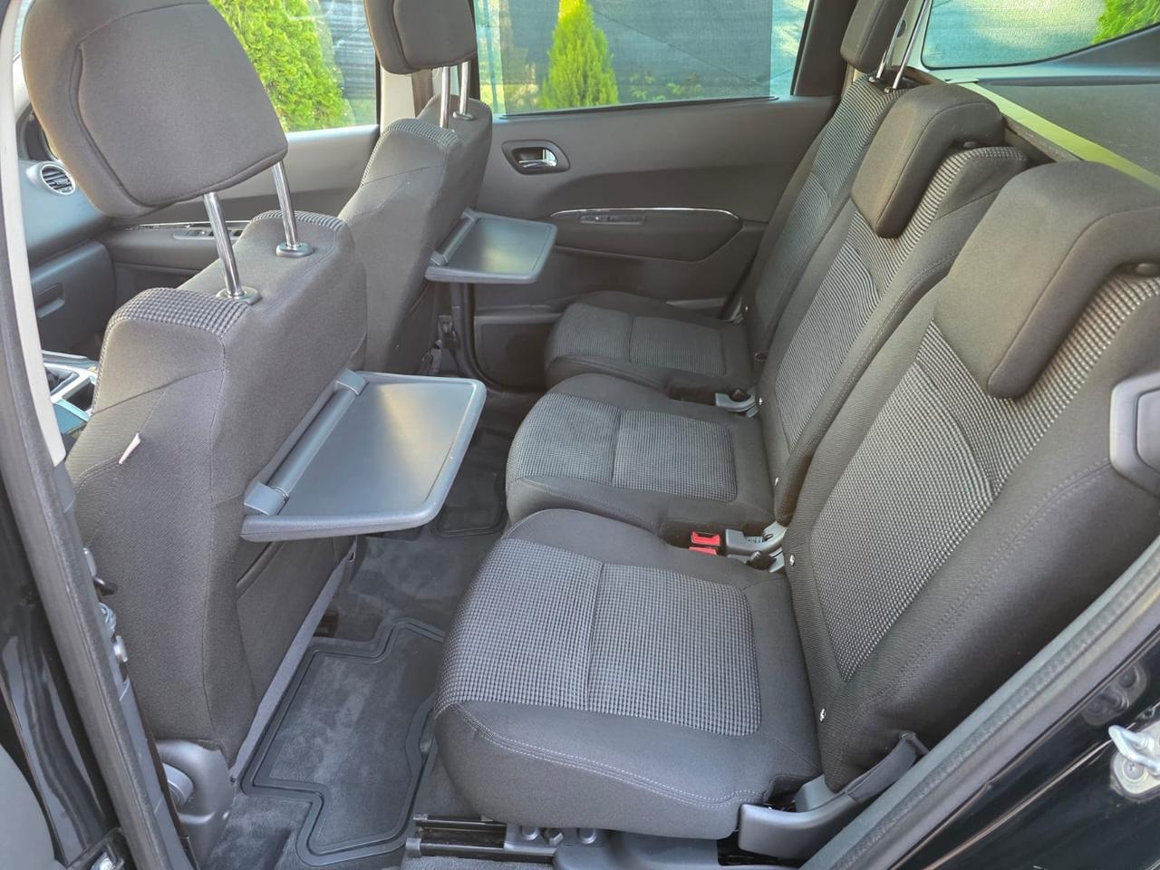 Peugeot 5008 1.6 HDi 110CV Féline