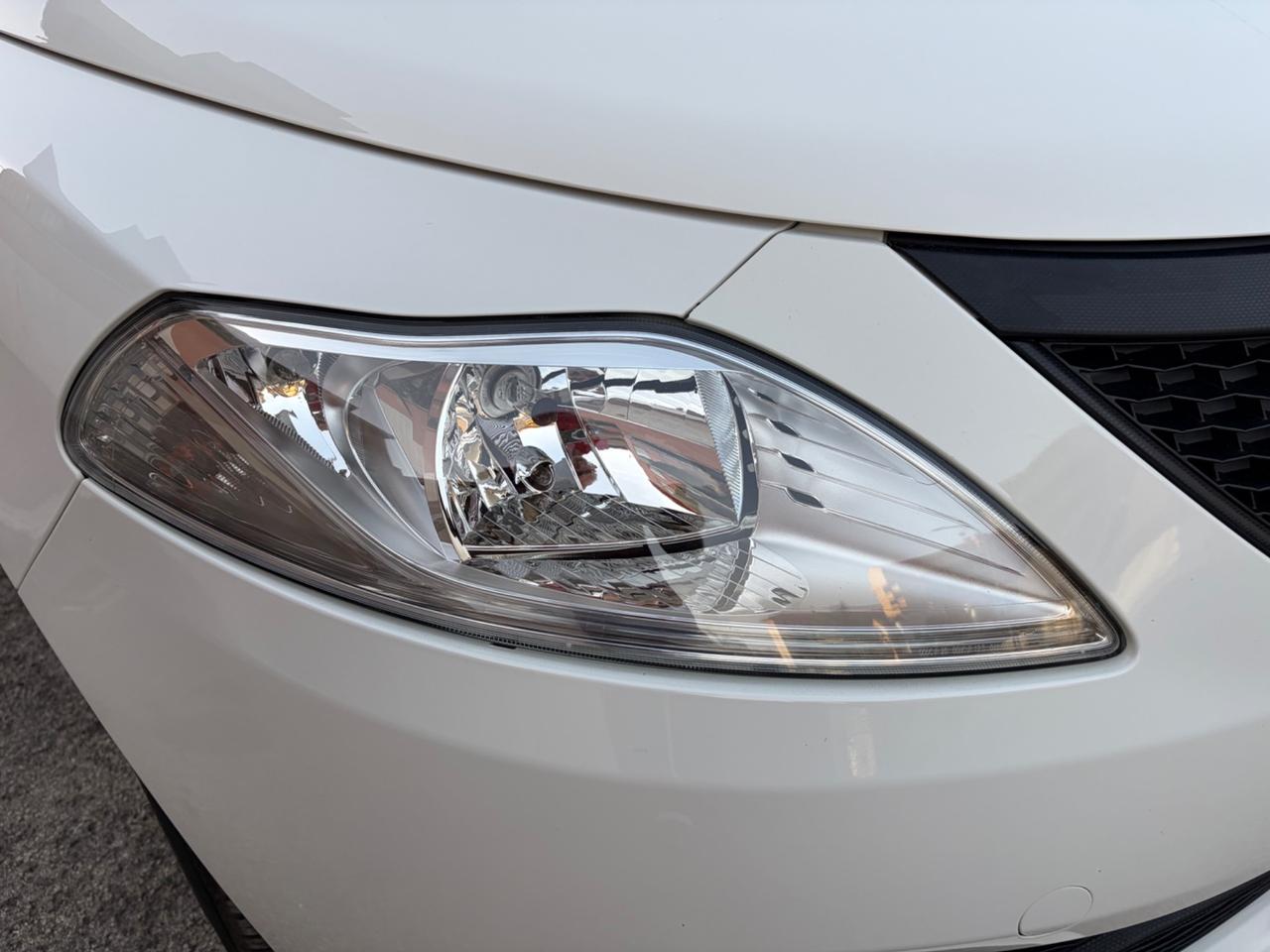 Lancia Ypsilon 1.0 FireFly benz ideale per neopatentati