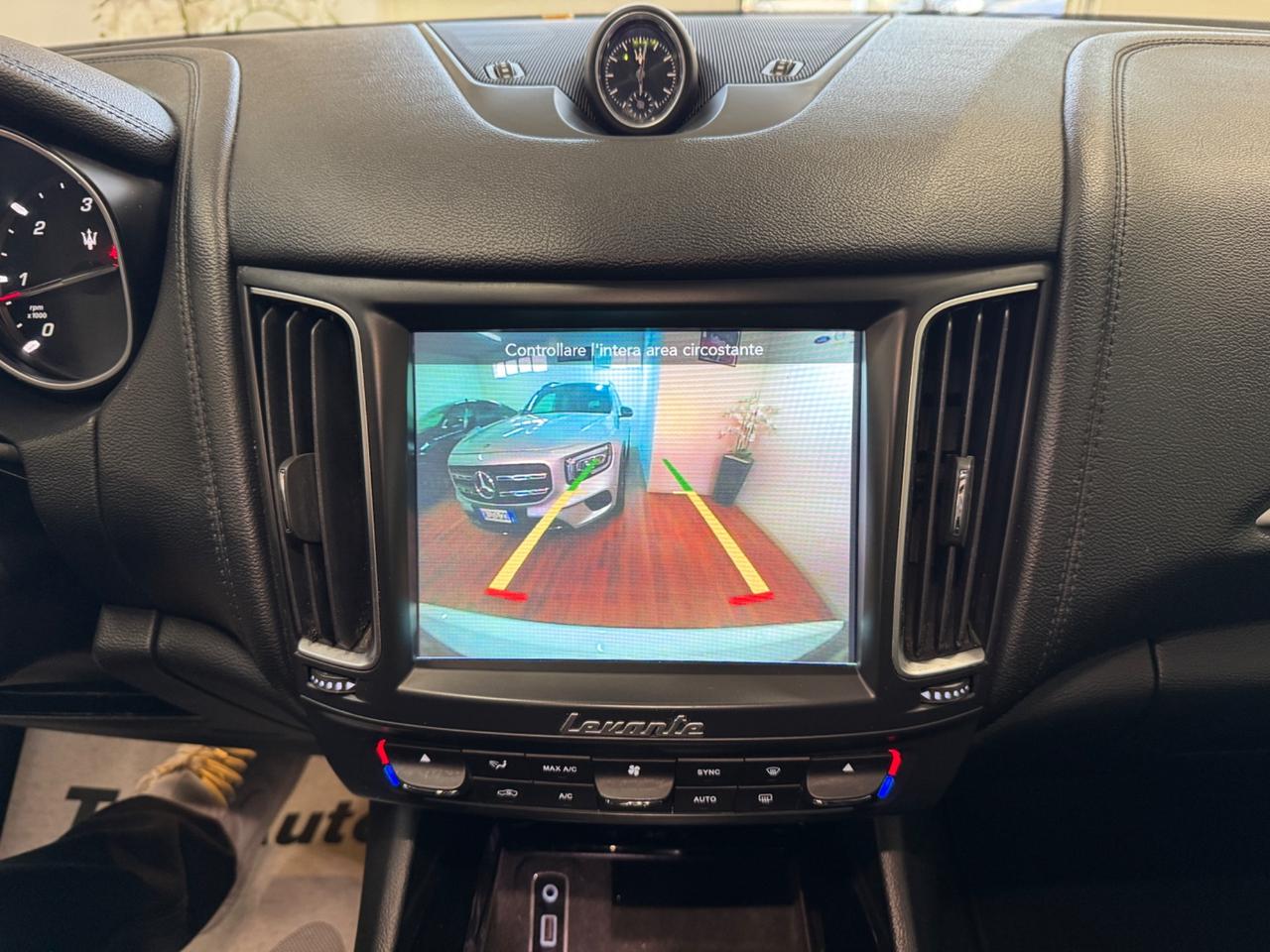 MASERATI LEVANTE V6 275 CV AWD GRANLUSSO / TETTO