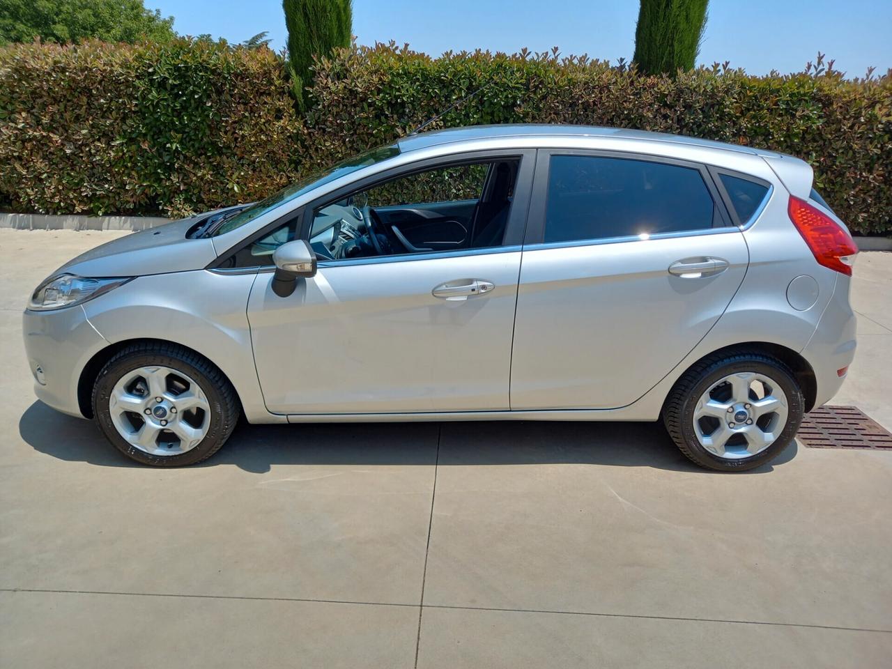 Ford Fiesta 1.4 TDCi 5p. Titanium SOLO 60000 KM