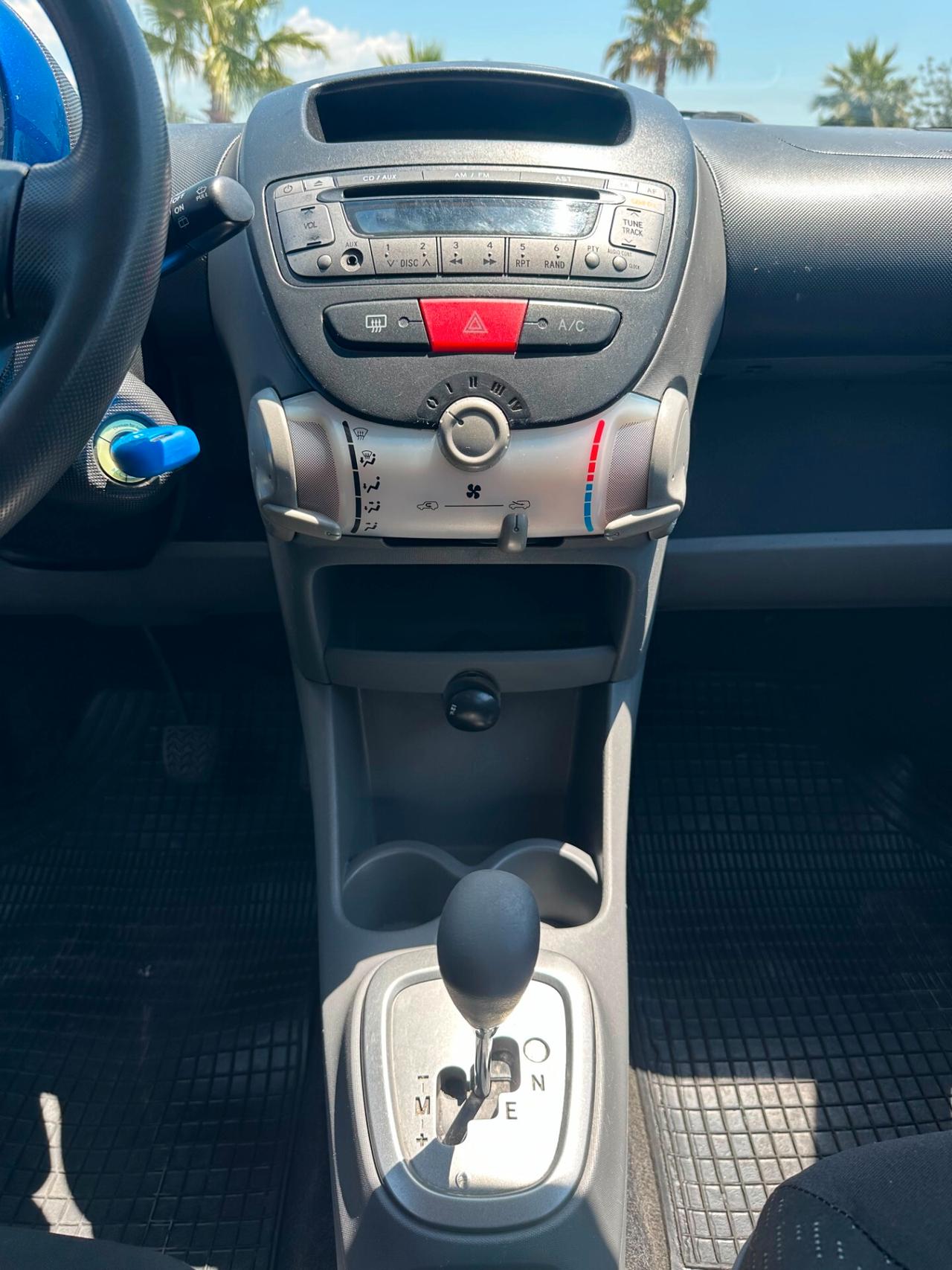 Toyota Aygo 1.0 5 porte cambio automatico