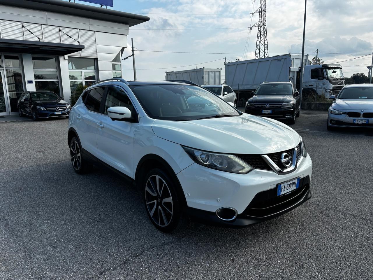 Nissan Qashqai 1.6 dCi 2WD Tekna - 2015