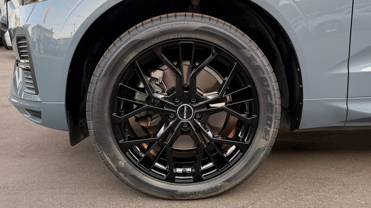 VOLVO XC60 B4 AWD 2.0 ESSENTIAL 197 CV - FULL LED, VIRTUAL COCKPIT, CARPLAY