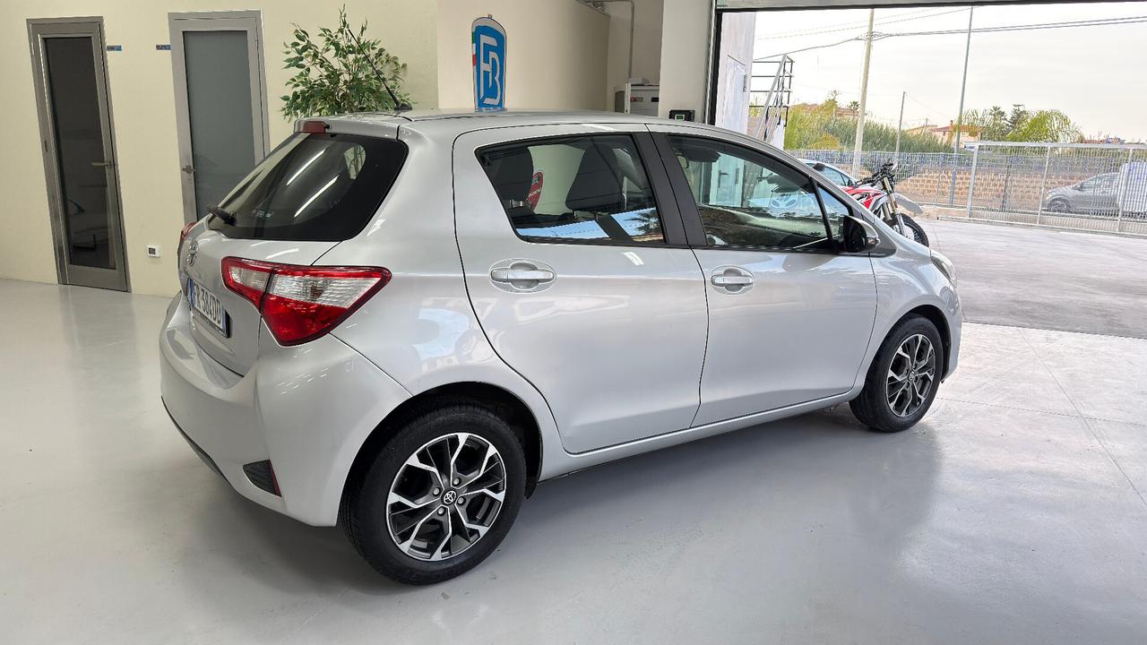 Toyota Yaris 1.0 5 porte Cool 69Cv.