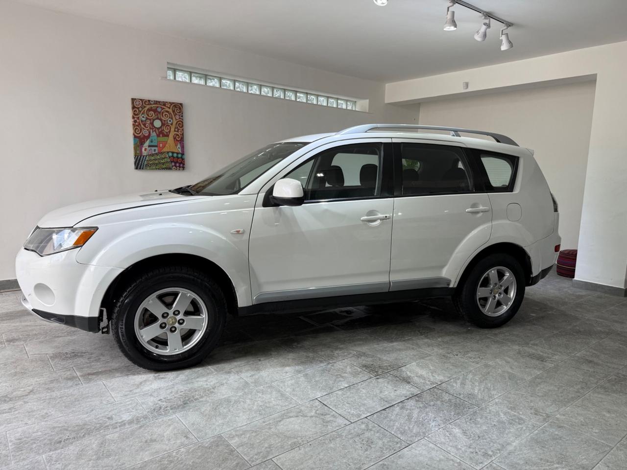 Mitsubishi Outlander 2.0 DI-D Invite DPF