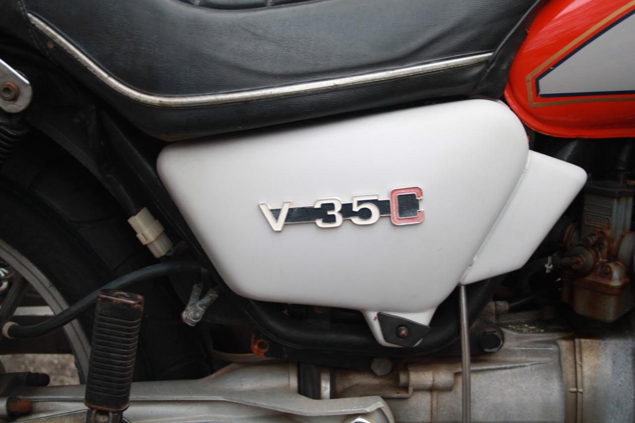 Moto Guzzi V 35 C del 1984 - ATTIVATA ISCRIZIONE FMI