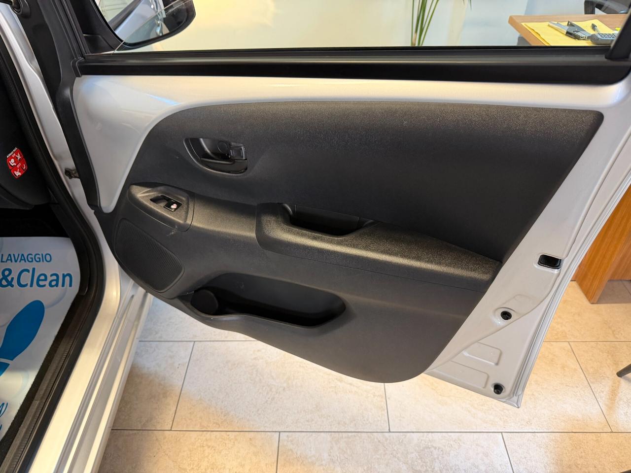 Peugeot 108 5P 1.0 68 CV Allure FULL OPT FRIZIONE NEOPATENTATI TAGLIANDATA