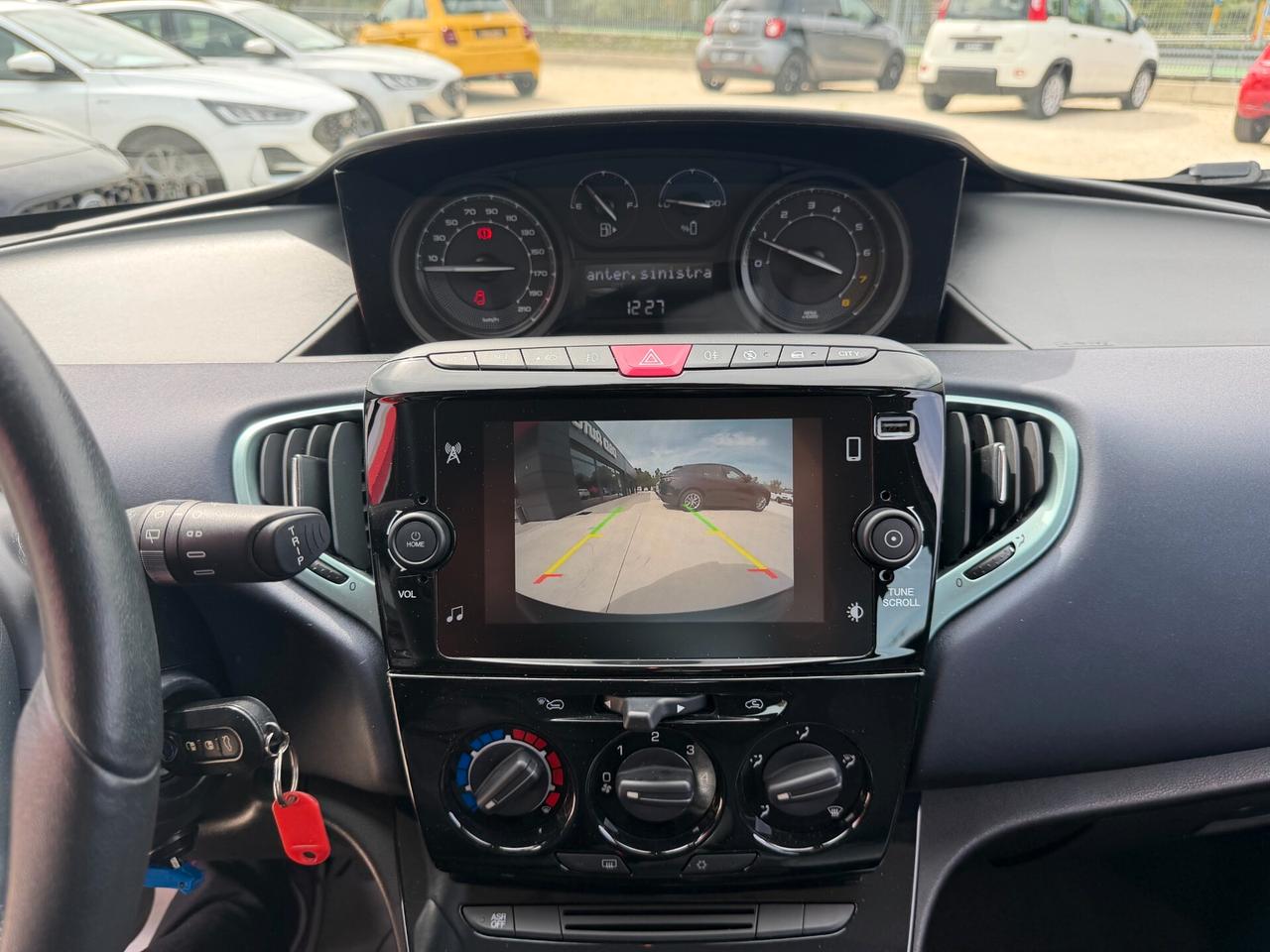 Lancia Ypsilon 1.0 FireFly 5 porte S&S Hybrid Gold