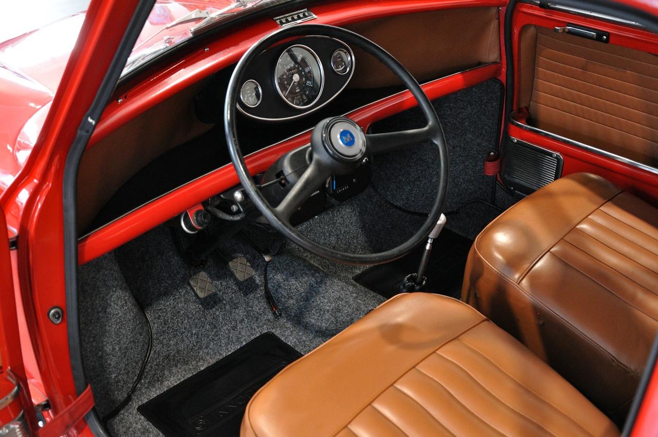 Innocenti Mini replica Morris Cooper S 1275
