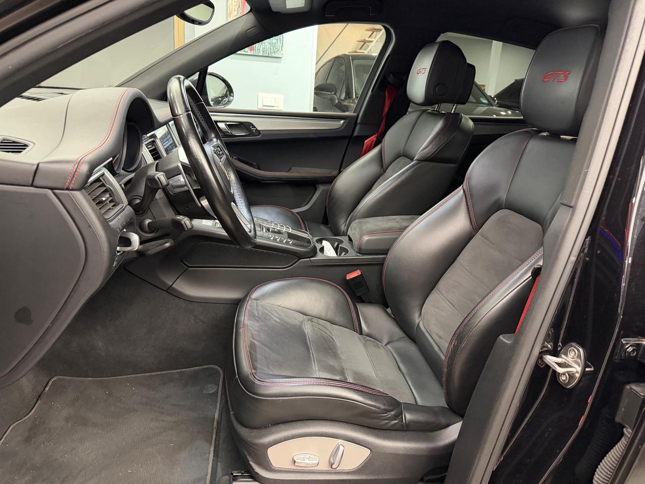 Porsche Macan 3.0 GTS iva esposta