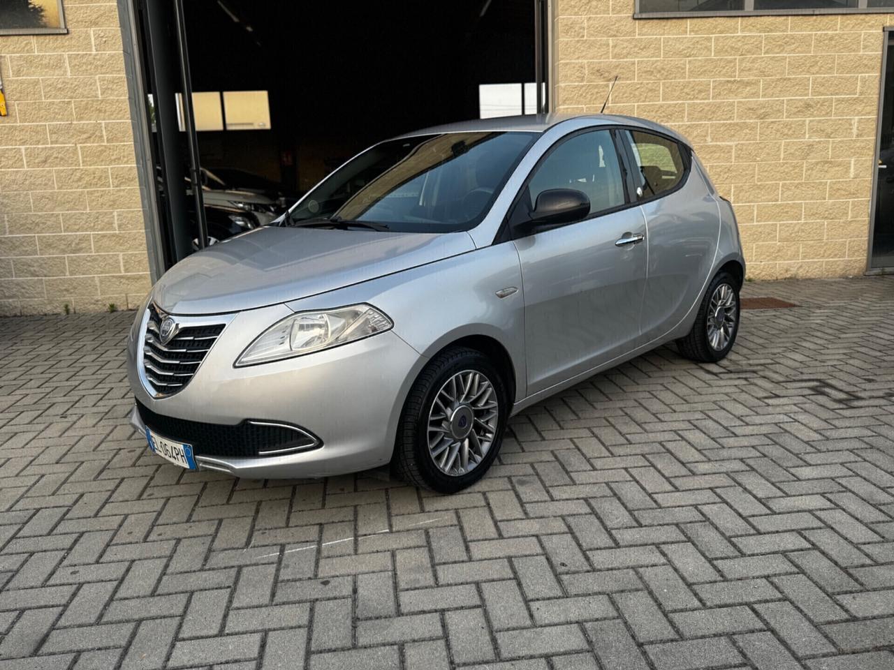 Lancia Ypsilon 1.2 69 CV 5 porte GPL Ecochic Platinum