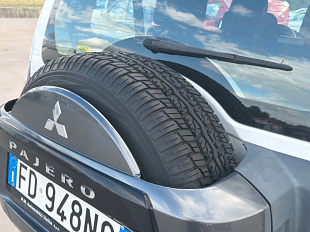 Mitsubishi Pajero 3.2 DI-D 16V aut. 3p. Intense DPF IVA ESPOSTA
