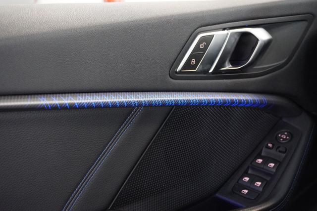 BMW M135 i xDrive VIRTUAL / PELLE / 19 / LED