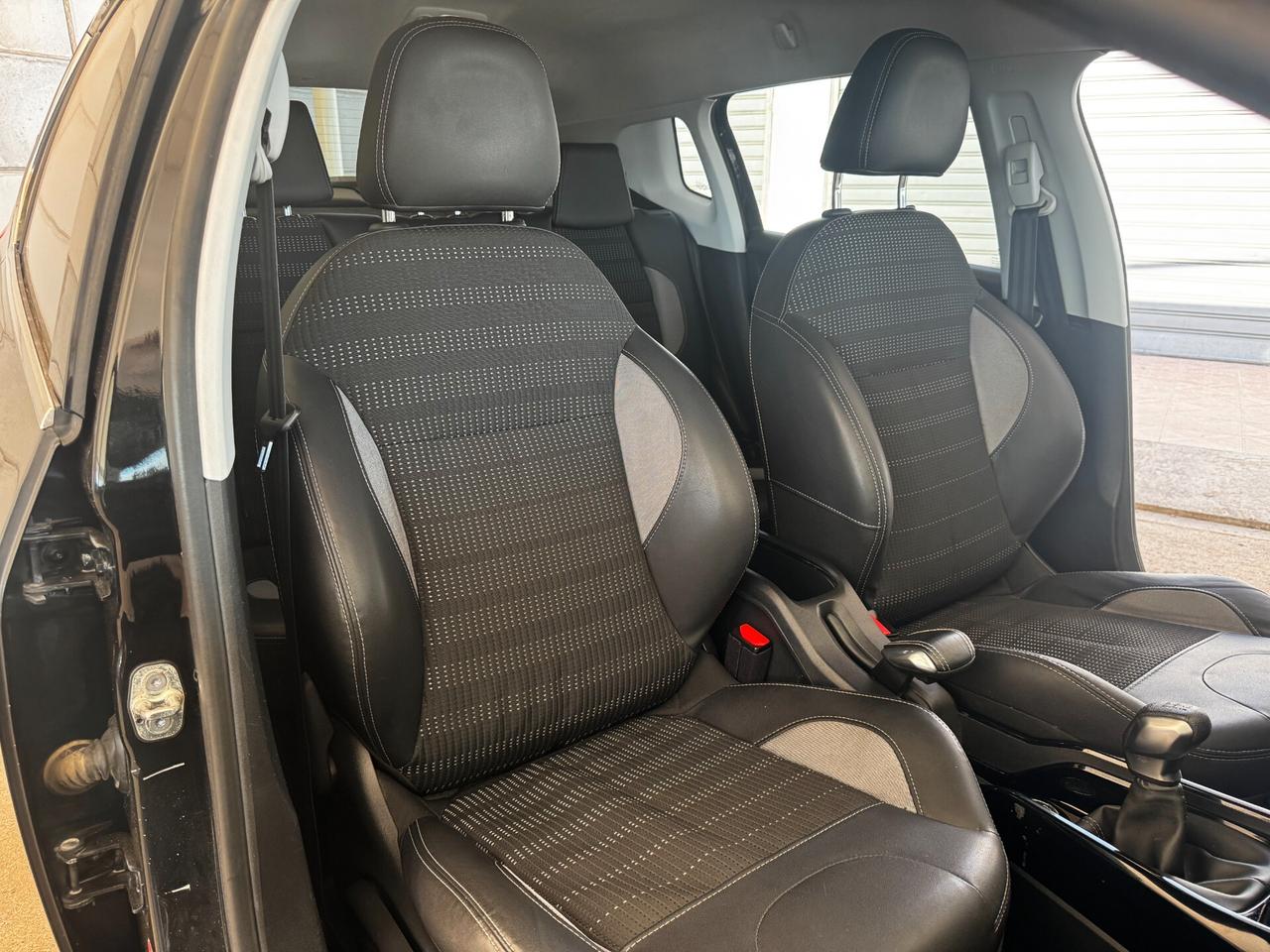 Peugeot 2008 BlueHDi 100 Allure - 12/2015