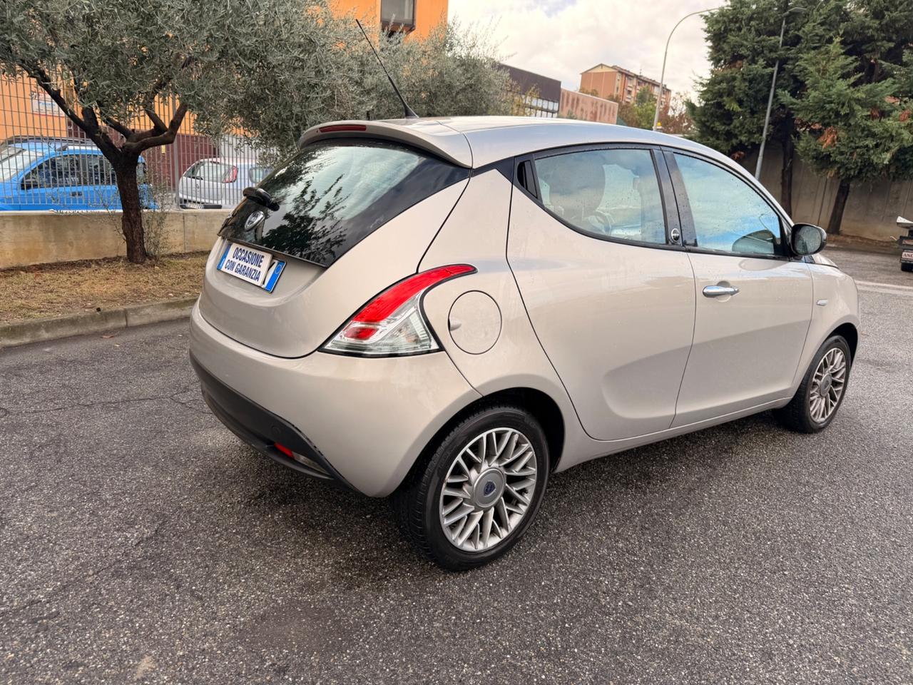 Lancia Ypsilon 1.2 69 CV 5 porte GPL Ecochic Gold