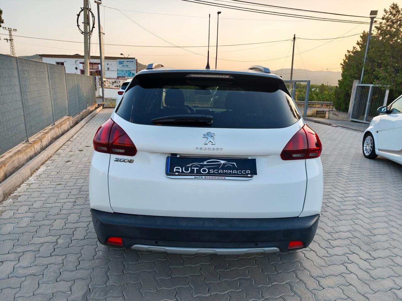 Peugeot 2008 BlueHDi 100 Black Matt
