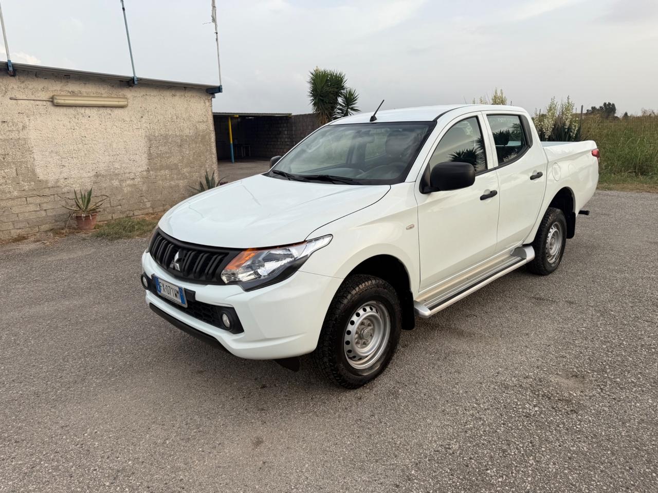 Mitsubishi L200 2.4 DI-D/154CV Club Cab Invite