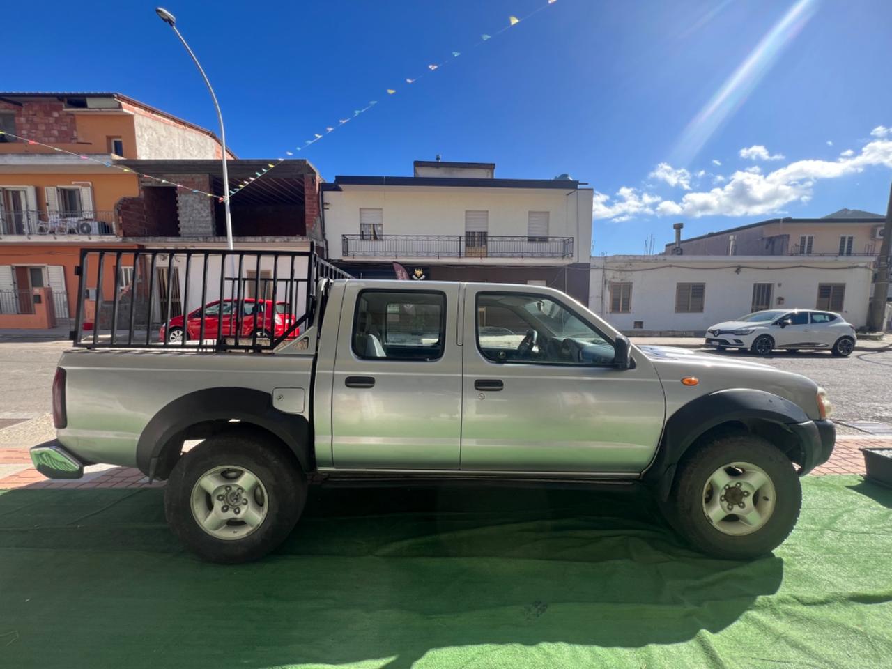 Nissan Navara 2.5 dCi 4 porte Double Cab LE