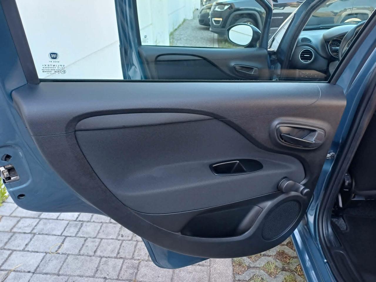 Fiat Punto 1.4 8v 77 cv 5 porte Natural Power Street