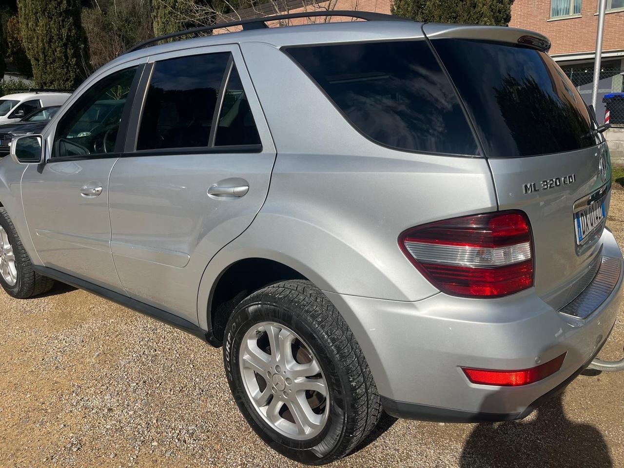 Mercedes-benz ML 3.0 Diesel - SUV - Gancio di Traino