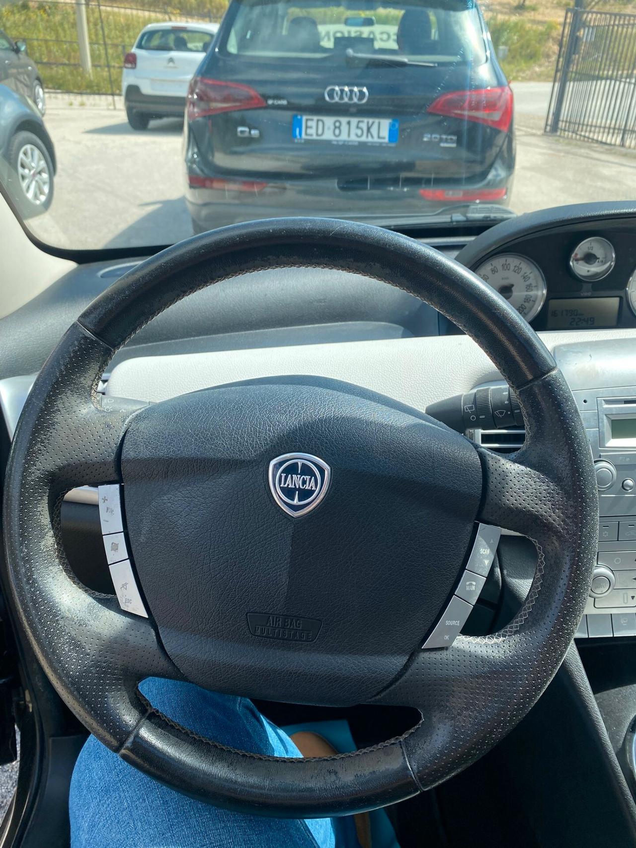 Lancia Ypsilon 1.2 69 CV 5 porte S&S Platinum