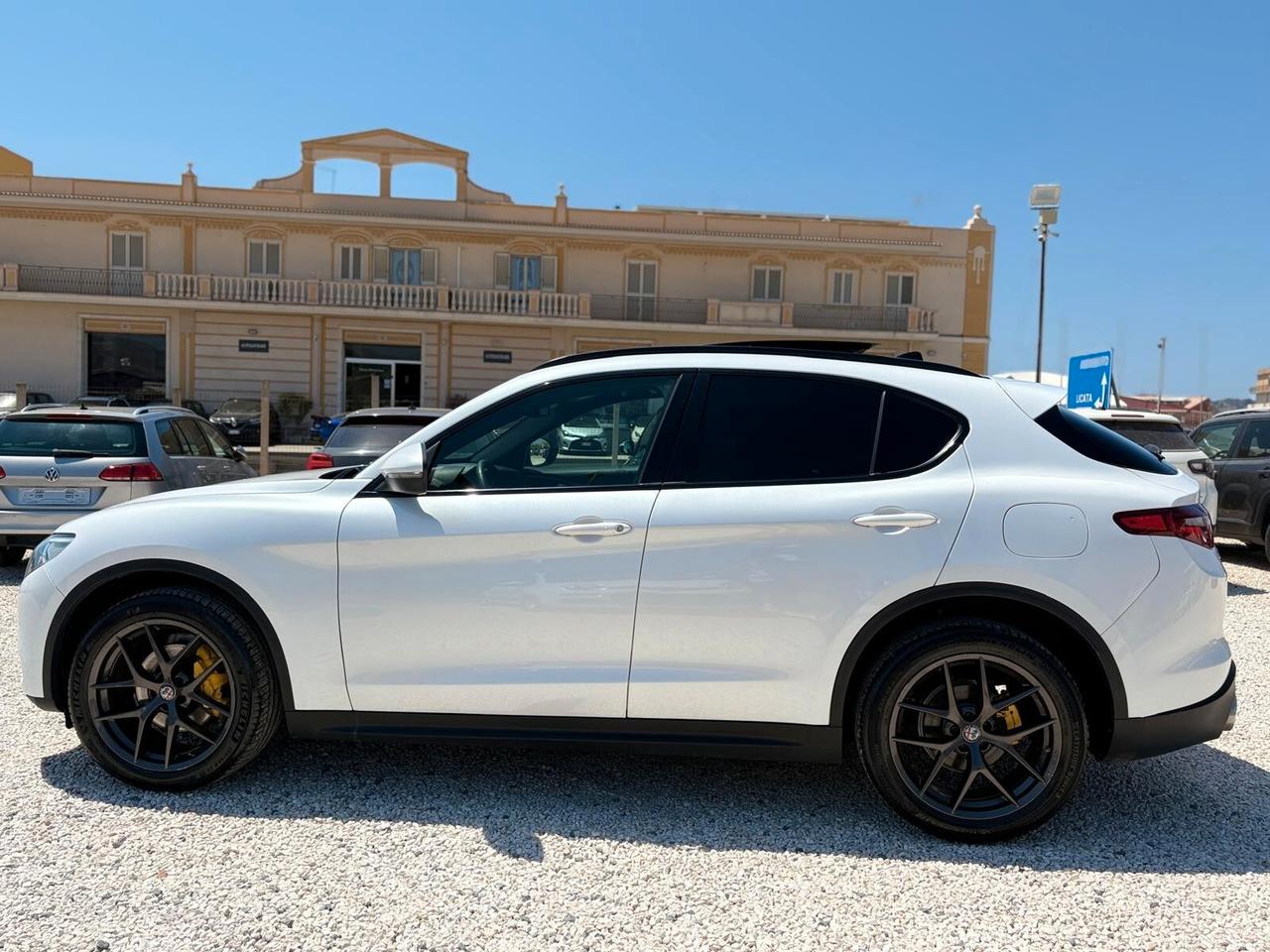 Alfa Romeo Stelvio 2.2 Turbodiesel 180 CV AT8 Q4 Executive TETTO APRIBILE