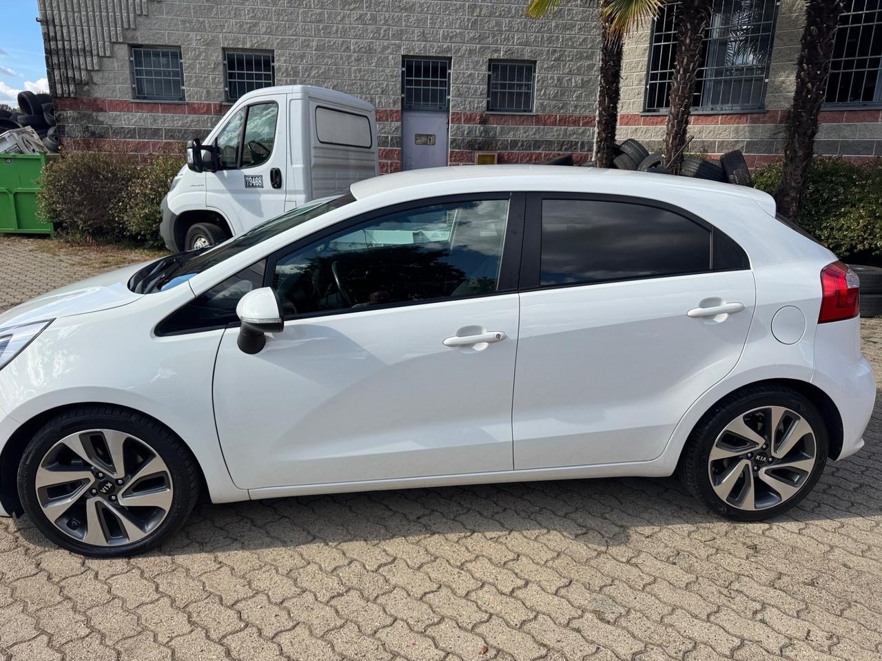Kia Rio 1.4 CRDi 5p. Cool neopatentati euro 6