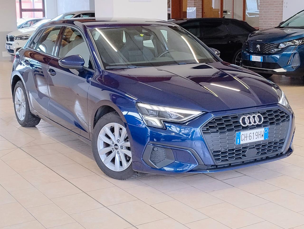 AUDI A3 30 2.0 TDI S-TRONIC S-LINE PACK LUCI LED