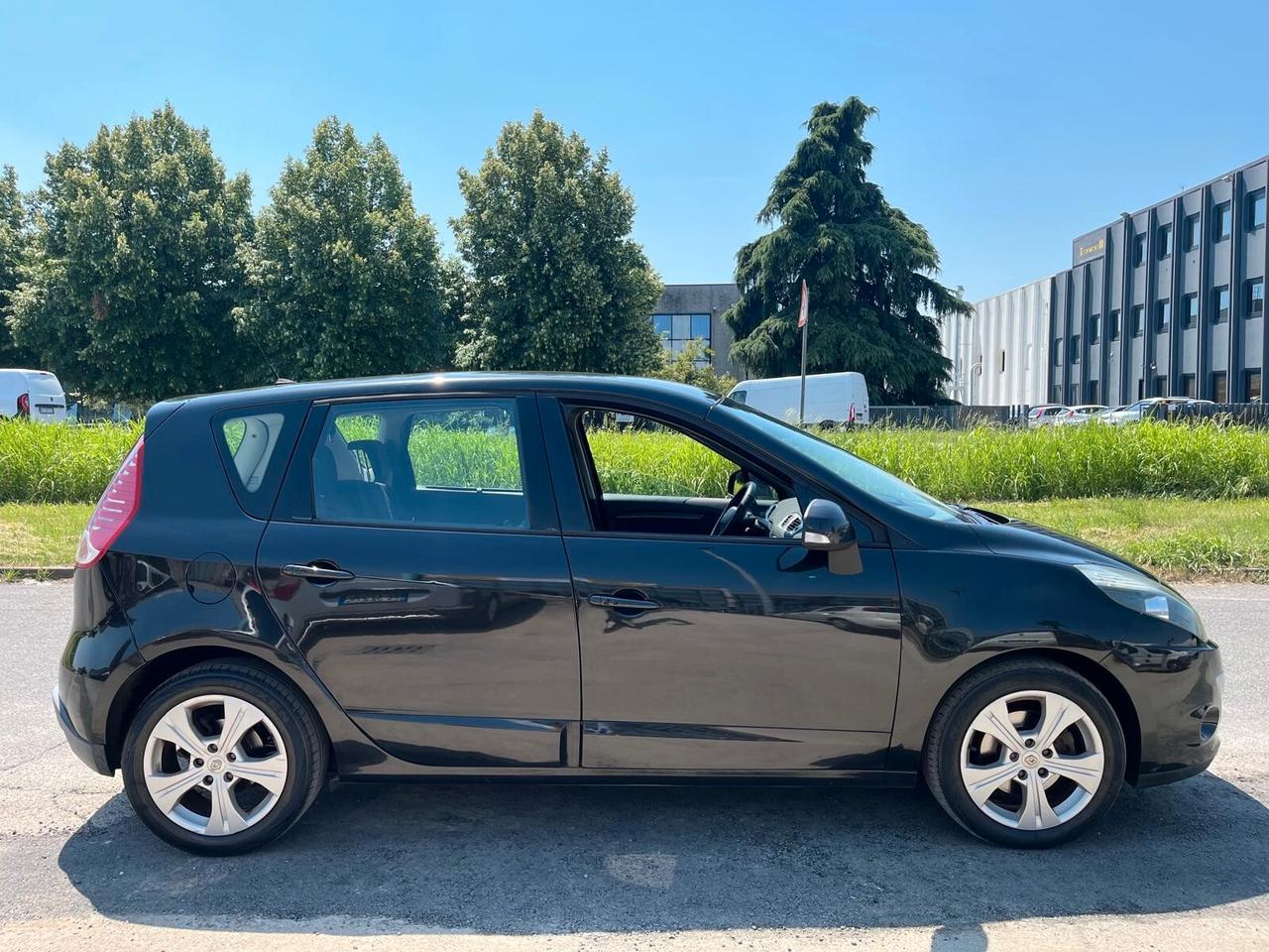 Renault Scenic Scénic 1.9 dCi 130CV Dynamique