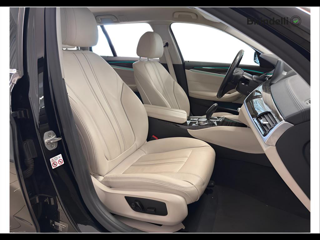BMW Serie 5(G30/31/F90) - 518d Touring Luxury