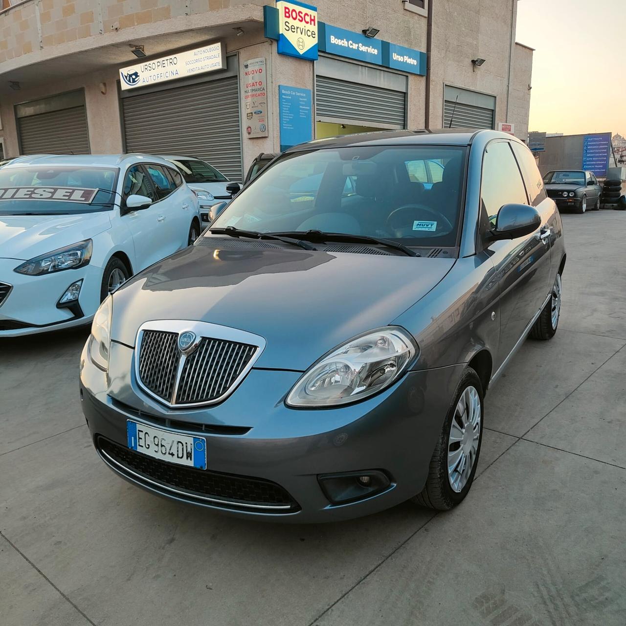 Lancia Ypsilon 1.3 MJT 75 CV Platino