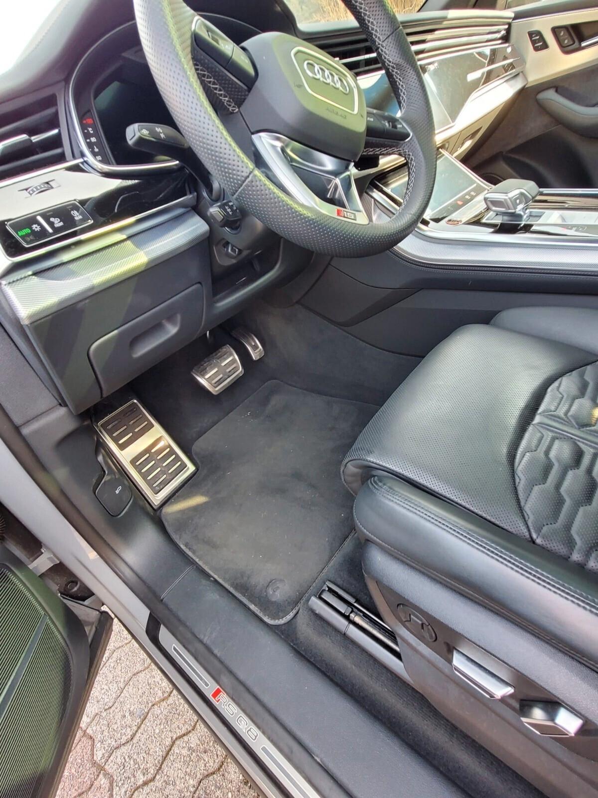 Audi Q8 RS TFSI V8 quattro tiptronic