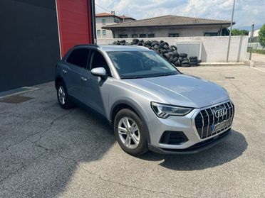 AUDI Q3 35 TDI S tronic Business Advanced