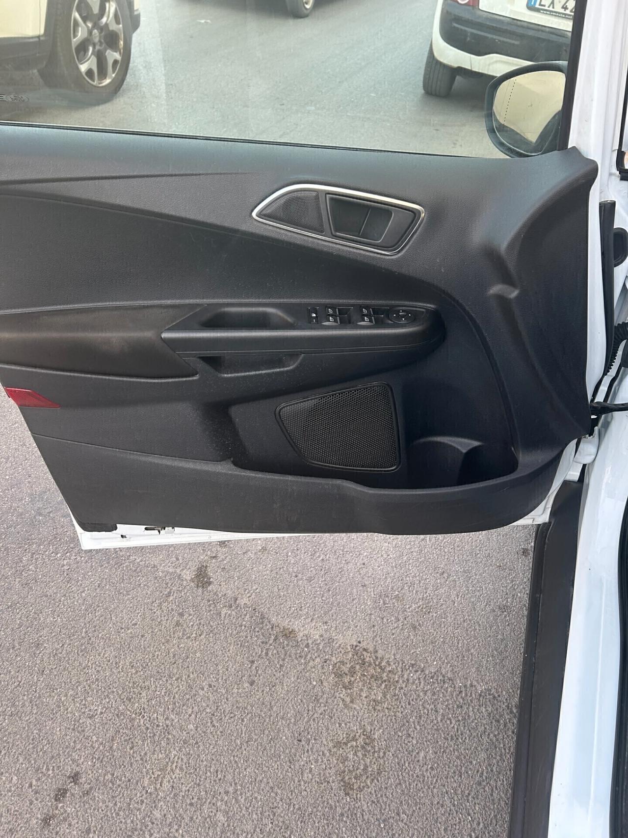 Ford B-Max 1.5 TDCi 75 CV