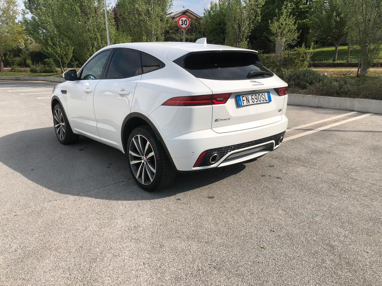 Jaguar E-Pace 2.0D 180 CV AWD aut. R-Dynamic