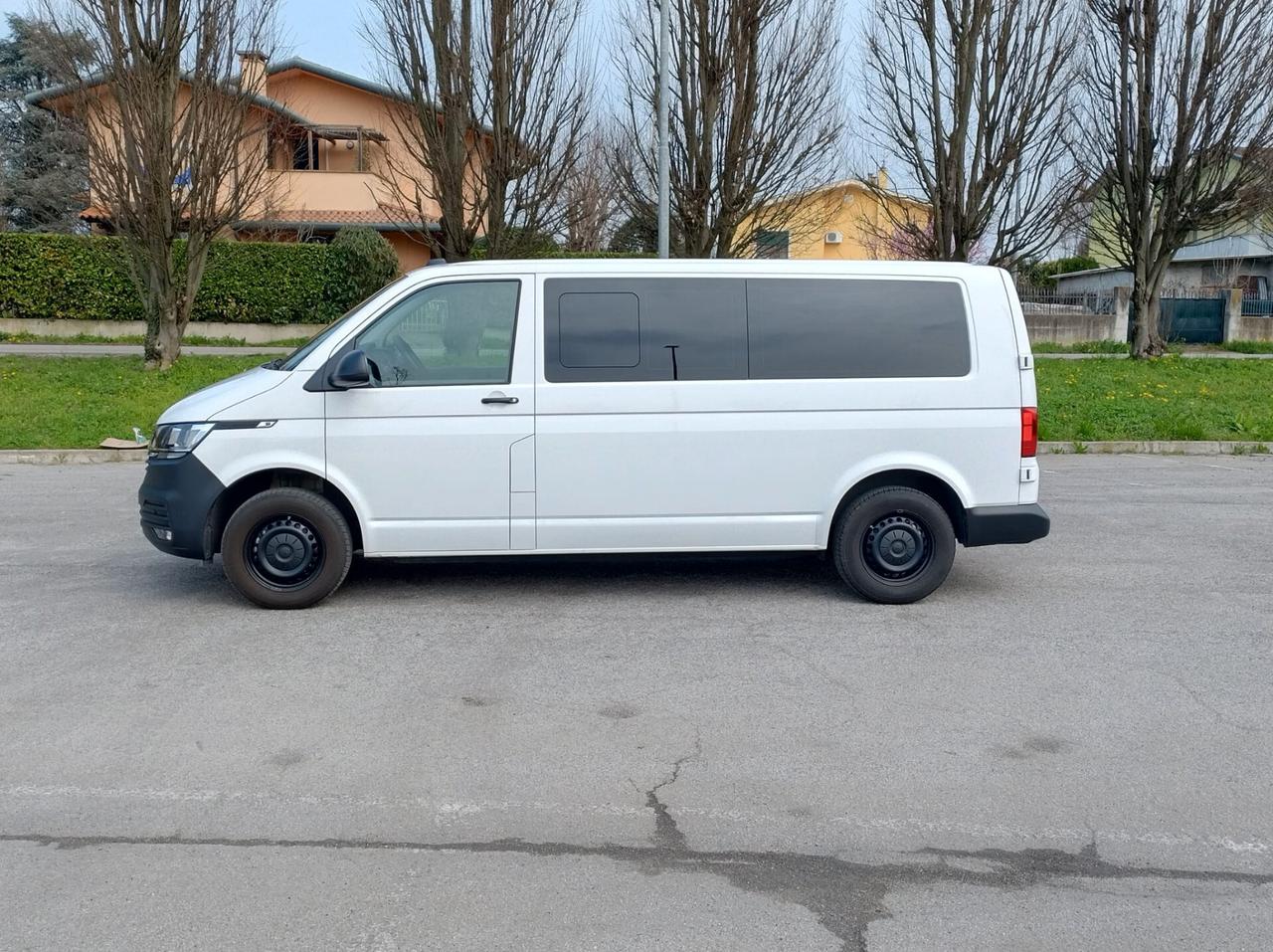 Volkswagen Transporter AUTOCARRO- PASSO LUNGO-6 POSTI-CAMBIO MANUALE