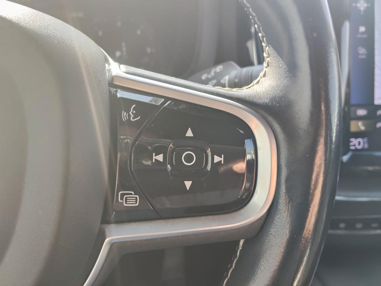 Volvo XC 60 XC60 B4 (d) AWD Geartronic R-design