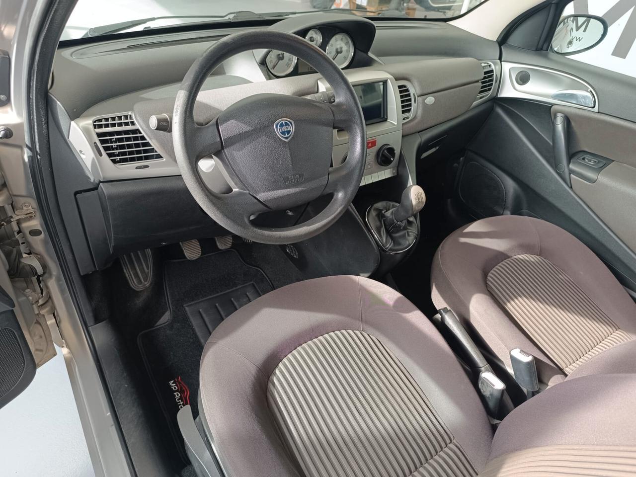 Lancia Ypsilon 1.3 MJT 75 CV Oro